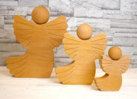 Engel aus Holz mit persönlicher Gravur 2