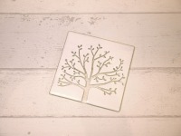 Glasfliese aus Fusingglas mit Baum in weiß 2