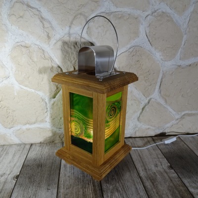 Einzigartige Holzlaterne mit Fusing Glas grün - Unikat aus Holz- und Glaskunst