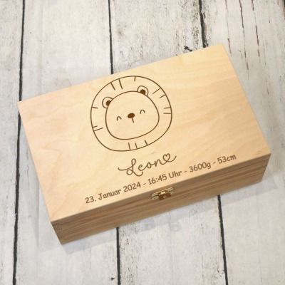 Memorybox Löwe personalisiert mit Name, Datum und Wunschmotiv Erinnerungsbox
