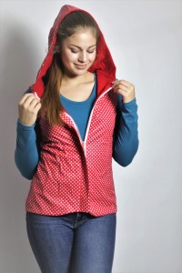 Organic vest Norde white dots on red 2