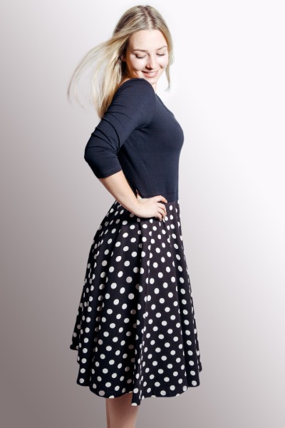 Organic dress Vrida black / white dots