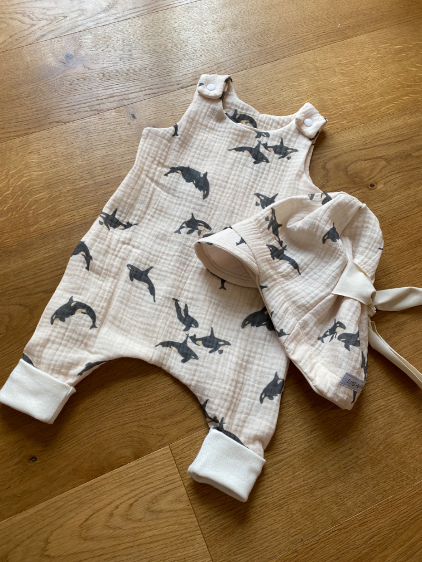 Strampler Musselin Orca sand Romper 7