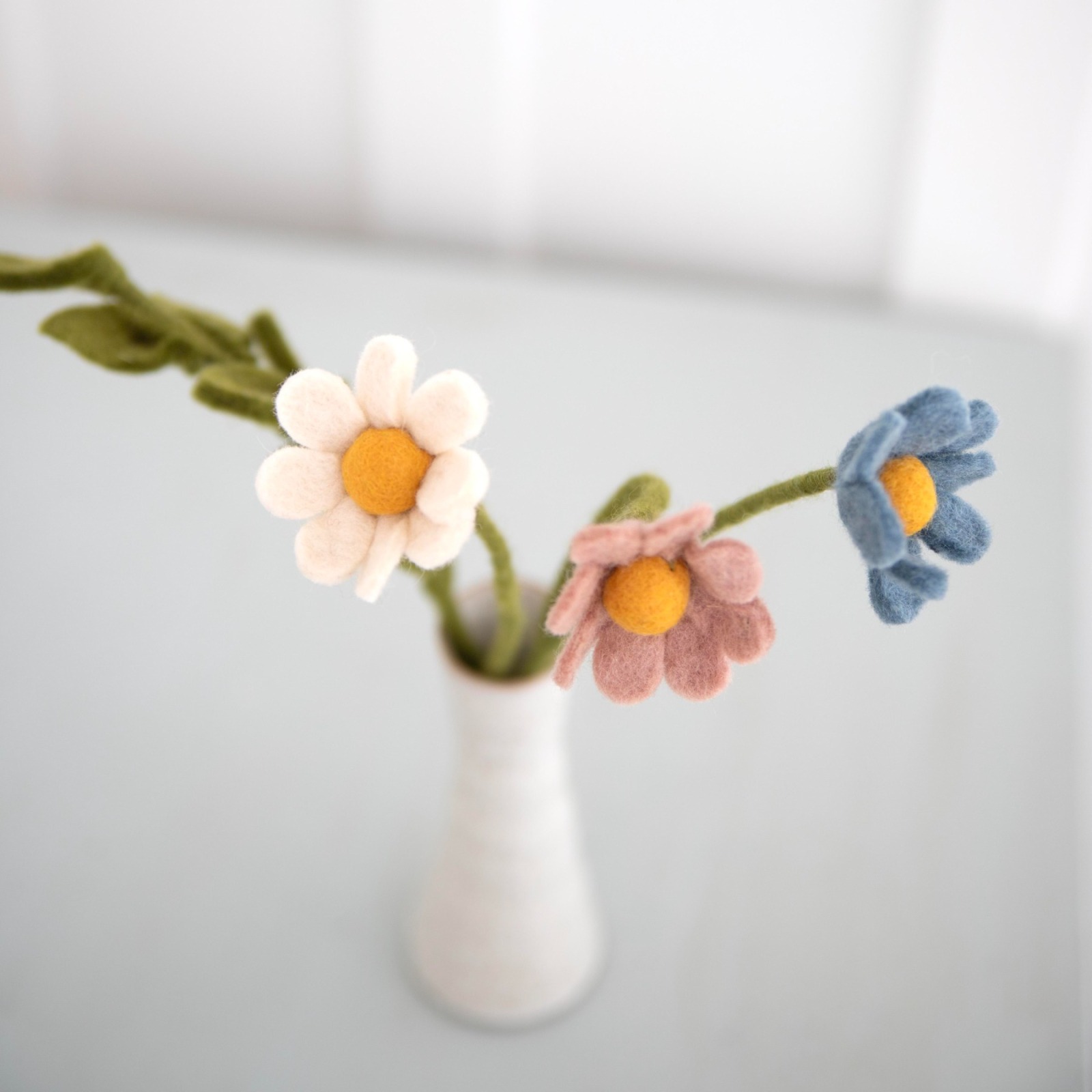 Handgefilzte Anemone - Zeitlose Schönheit für dein Zuhause 11