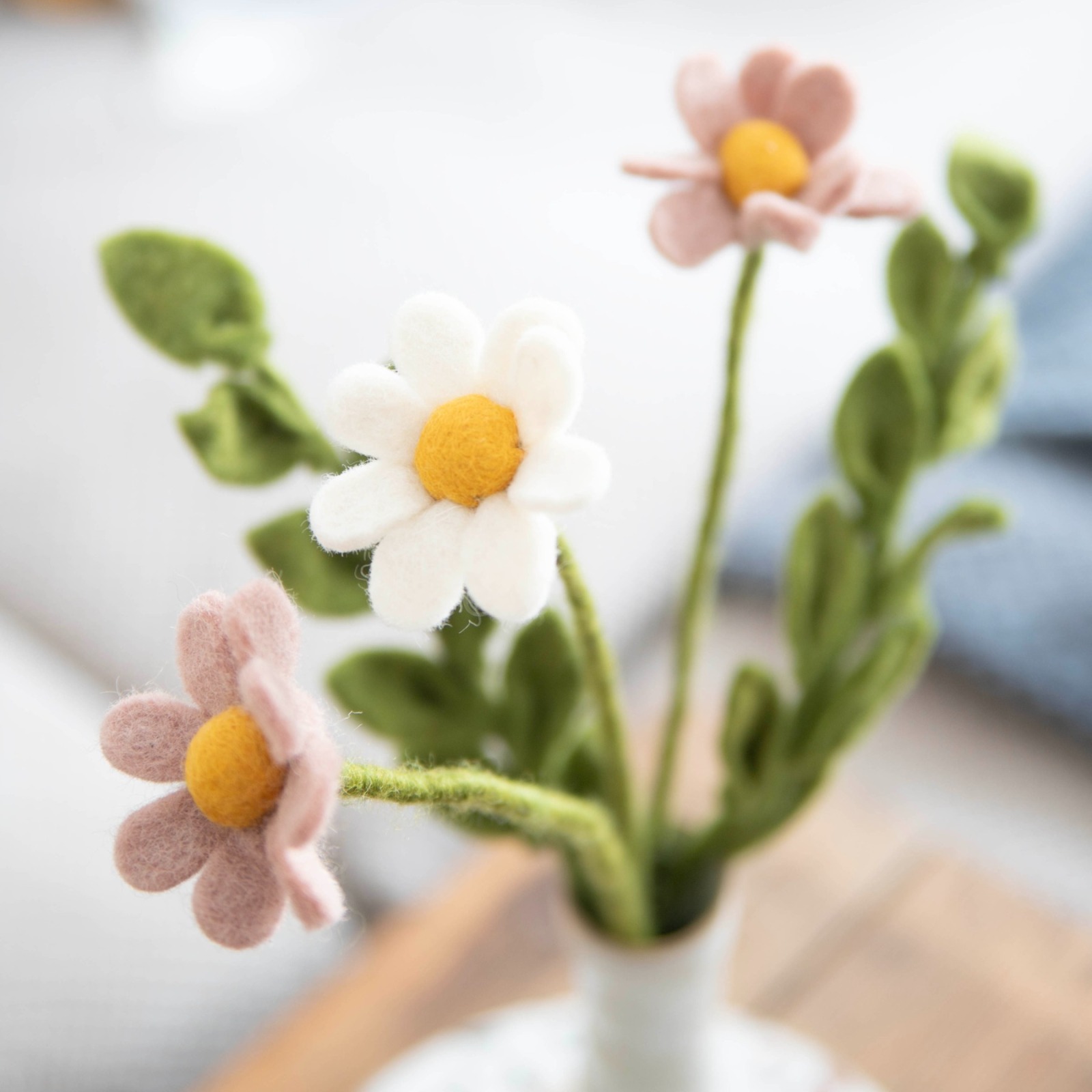 Handgefilzte Anemone - Zeitlose Schönheit für dein Zuhause 13