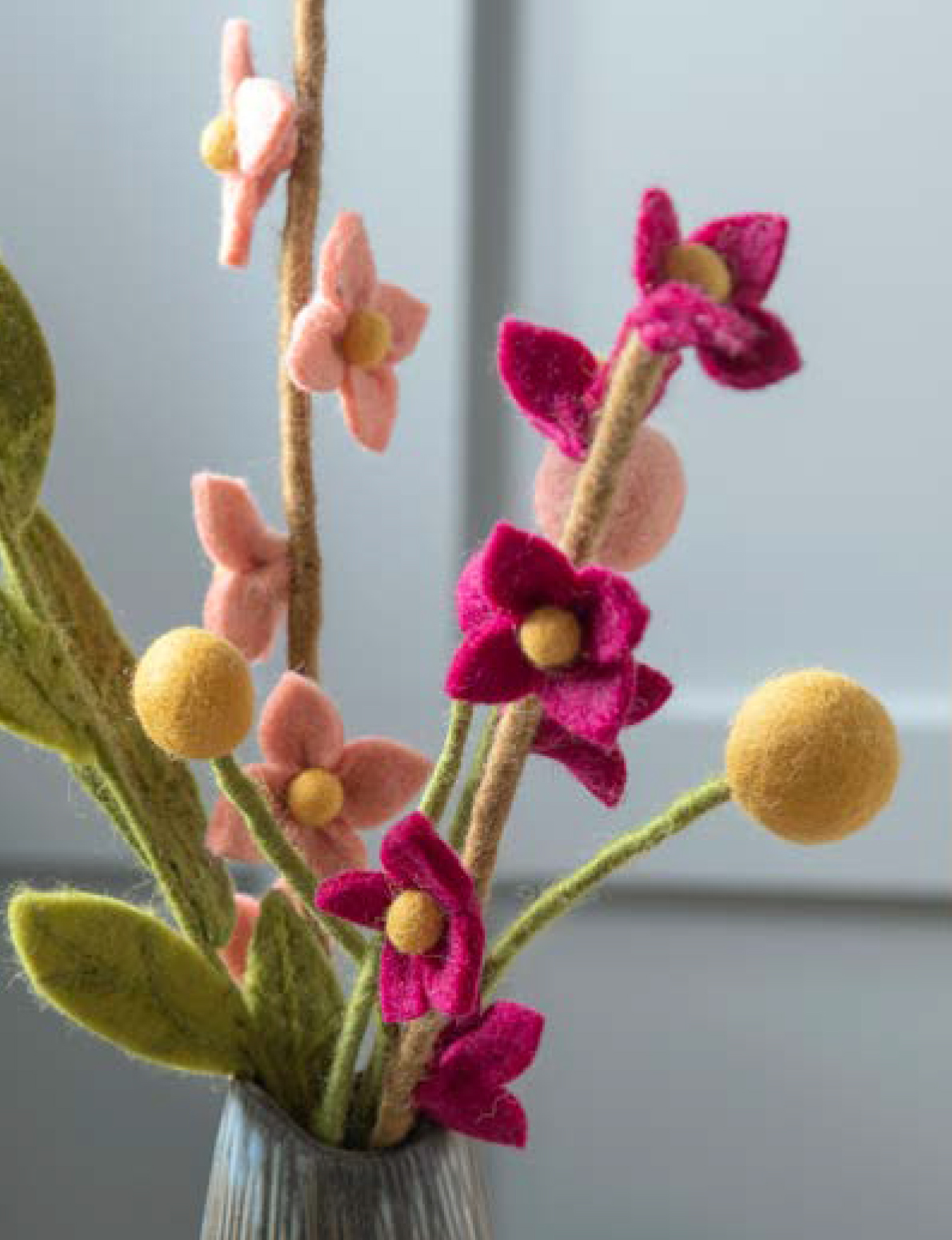 Handgefilzter Blütenzweig - Zeitlose Schönheit für jede Jahreszeit 7