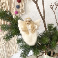 Handgefilzter Engel aus Schurwolle - Ein zauberhafter Blickfang für dein Zuhause 2