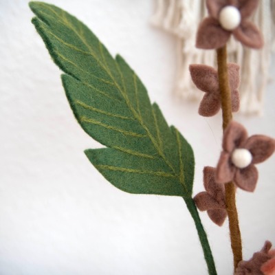 Handgefilztes großes grünes Blatt-Stengel: Skandinavischer Blumenzauber ohne Verwelken - für