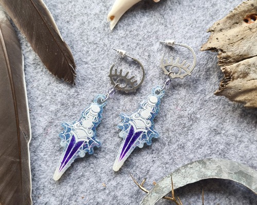 Versandfertig - Ohrringe silber Cobweb Daggers blau weiß lila violett