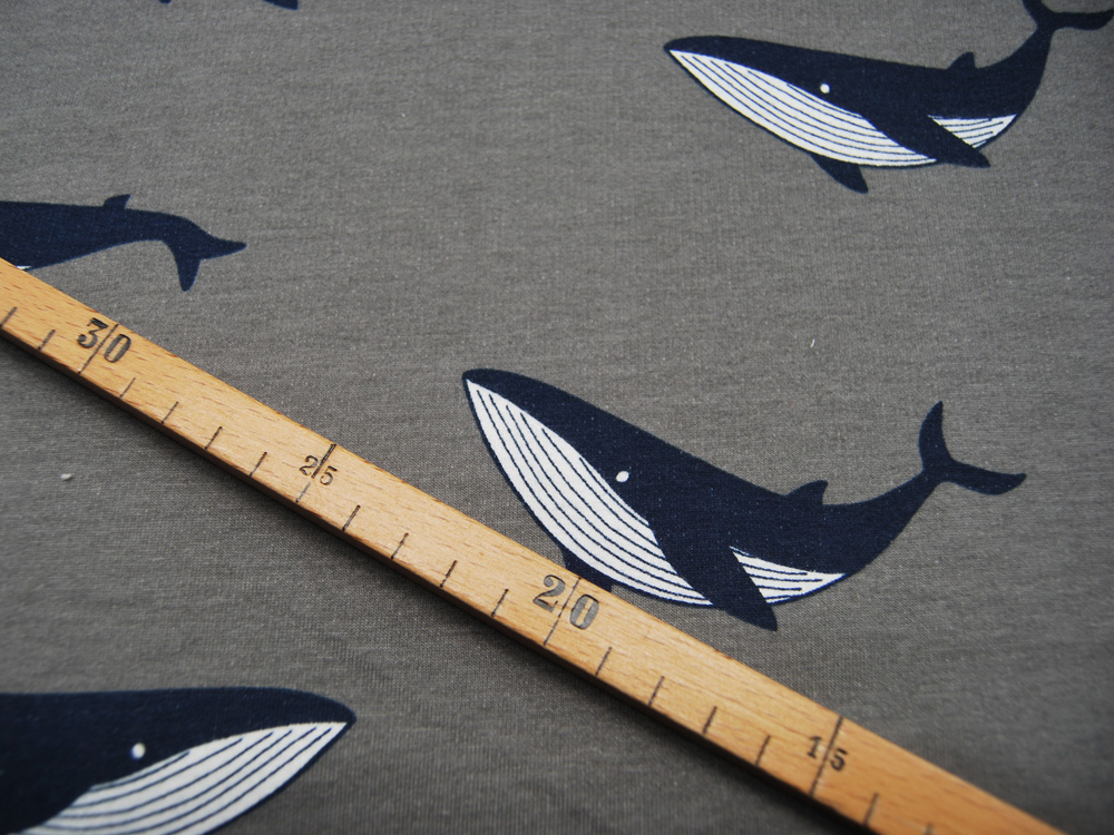 Soft Sweat - Whales - Wale auf Grau - 0,5 Meter 2