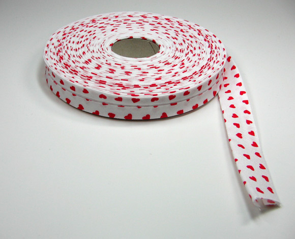Schrägband 1 Meter - weiß mit roten Herzen 2