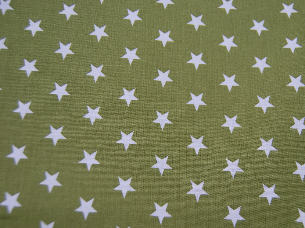Petit Stars - Sterne auf Grün - Baumwolle 0,5m 2