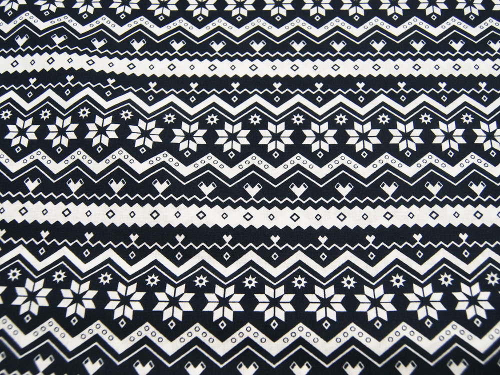 Baumwolle Poplin - Nordic Pattern - Weihnachtliches Muster auf Dunkelblau - 0.5m