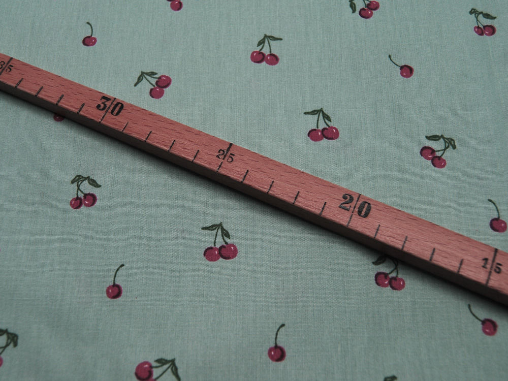 Beschichtete Baumwolle - CHERRY - Kleinen Kirschen auf Mint 0,5 m 3