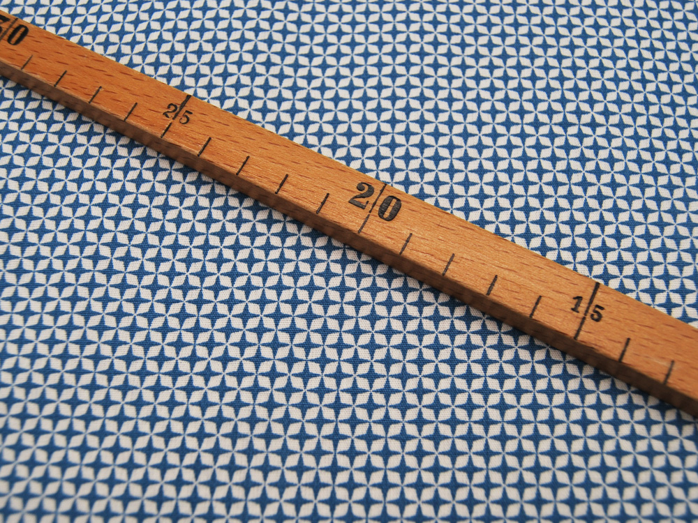 Baumwolle - Graphisches Muster in Blau und Weiß 05 Meter 4