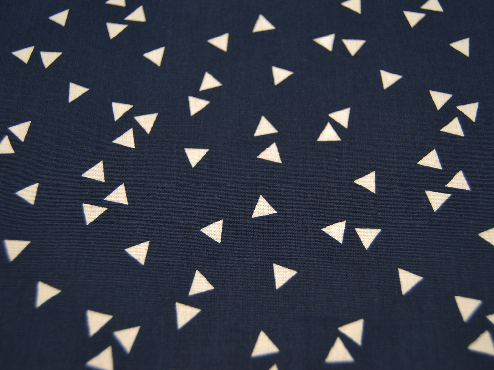 Triangle - Dreiecke auf Nachtblau - Baumwolle 050m 3