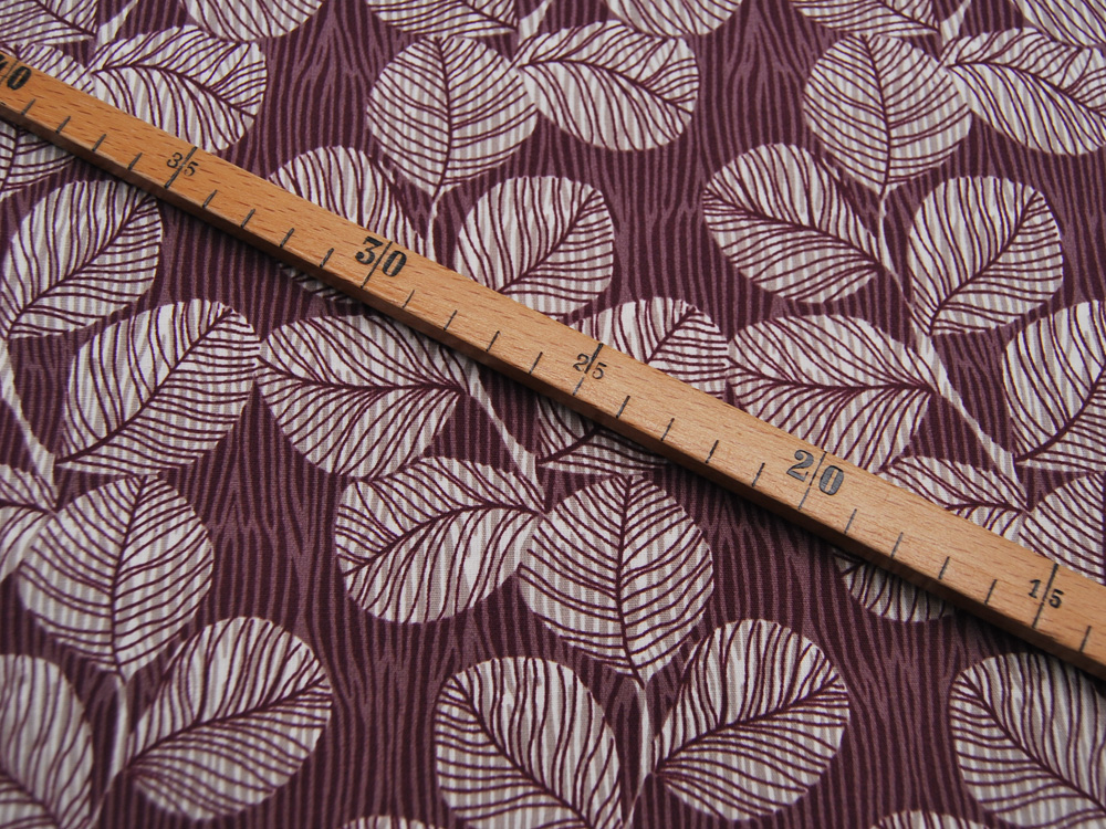 Beschichtete Baumwolle - Leaves - Blätter auf Beere / Maulbeere 0,5 m 2