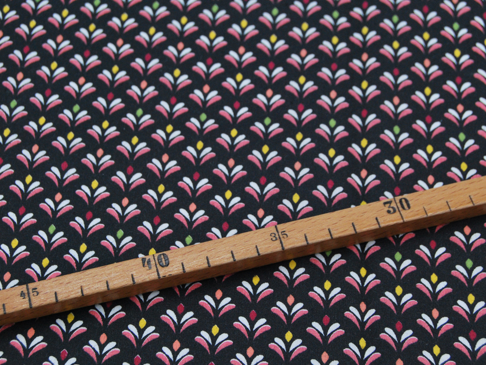Beschichtete Baumwolle - Blütenmuster auf Schwarz 50x145cm 2