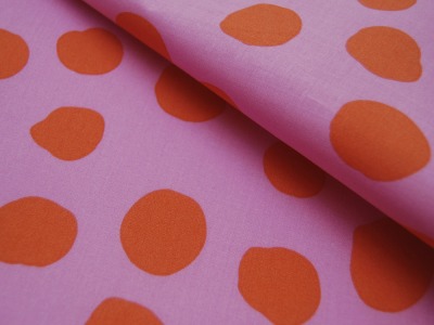 Beschichtete Baumwolle - Dots and Stripes - Orangefarbene Punkte auf Rosa 0,5 m