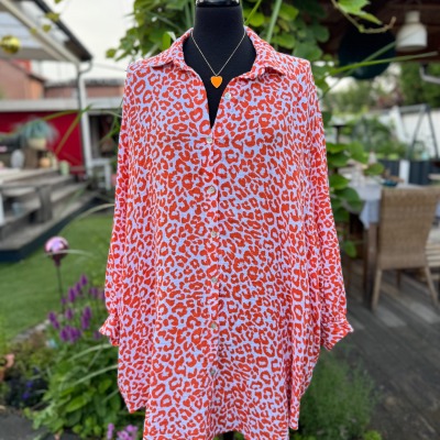 Musselin Bluse weiß mit orange Leoprint in lang - Lieblingsteil