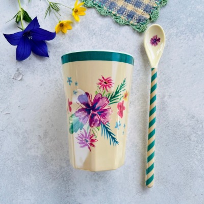 RICE | Latte-Becher | Blumengesteck bunt , innen türkis - Diesen tollen Melamin Becher kannst Du