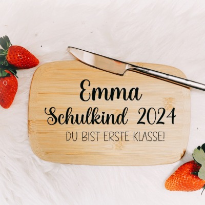 Schulkind 2024 personalisiert mit Spruch Du bist erste Klasse