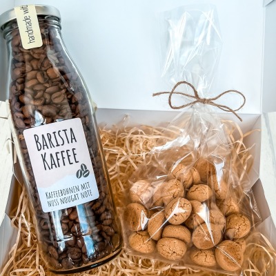 Geschenkset mit Kaffee - Geschenkbox mit Röstkaffee aus Privatrösterei und Amarettini