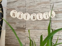 HAPPY BIRTHDAY - Namensgirlande aus Holzscheiben, personalisierte Girlande Kinderzimmer,