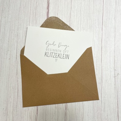 Schwangerschaft verkünden - Große Dinge beginnen oft klitzeklein Postkarte - mit Wachssiegel