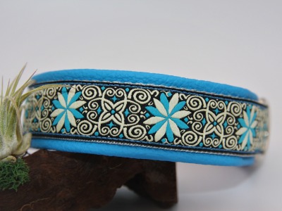 Traumhaftes Hundehalsband Cinnie eisblau - 3,4-4,8 cm Gesamtbreite
