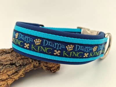 Hundehalsband Drama King - 3-4,8cm Gesamtbreite
