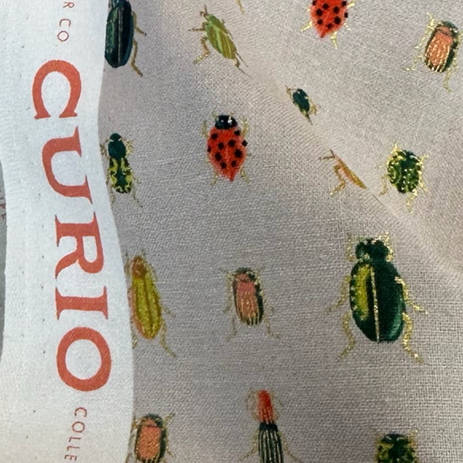 Curio - Beetles &amp; Bugs - Khaki Metallic von COTTON + STEEL Baumwolle / Leinen 10