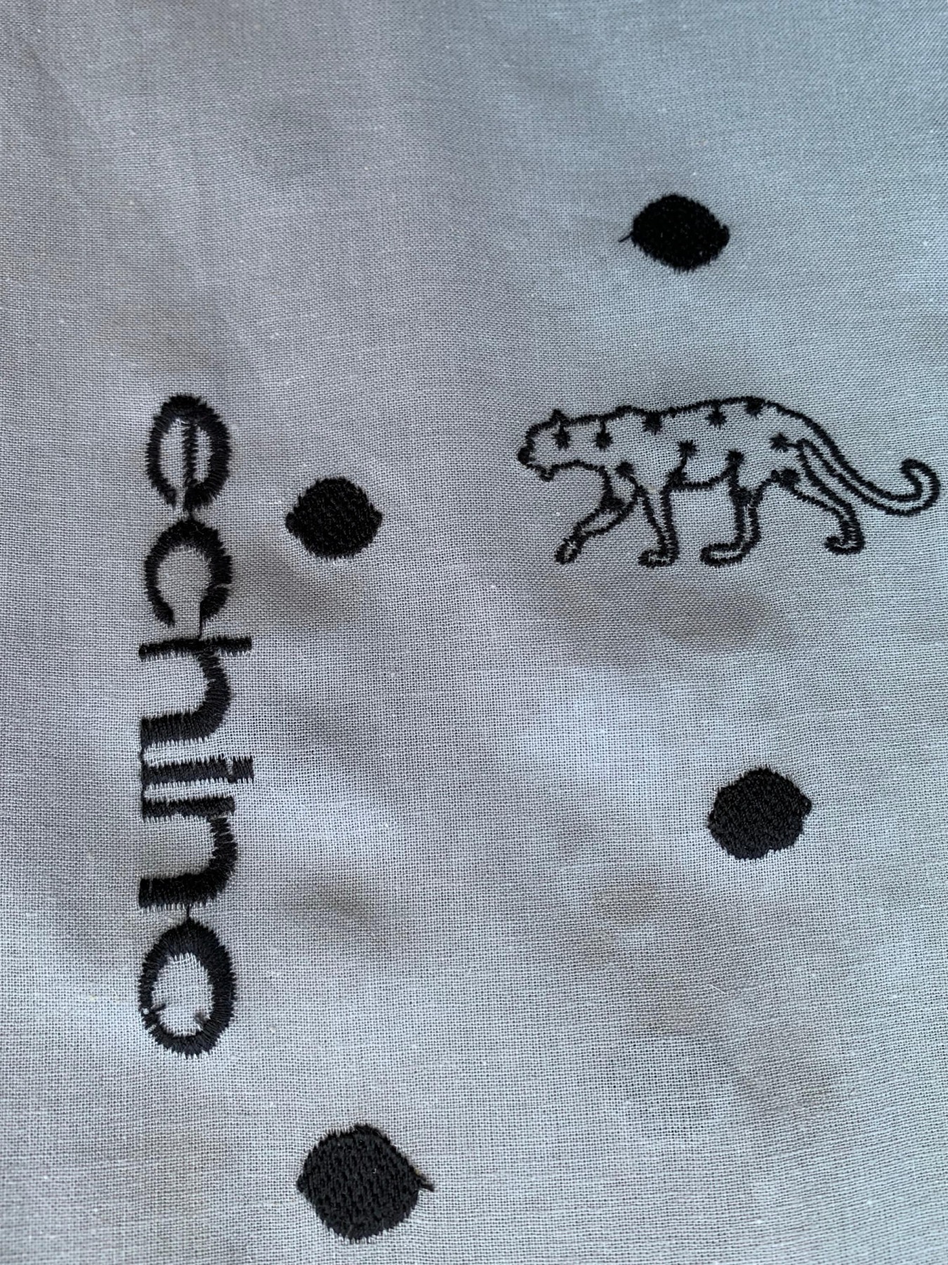 Kokka Echino Panther bestickter Leinen-/Baumwollstoff grau 8