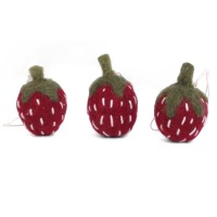 3 Stck. Filz Erdbeeren zum Aufhängen / Geschenkanhänger