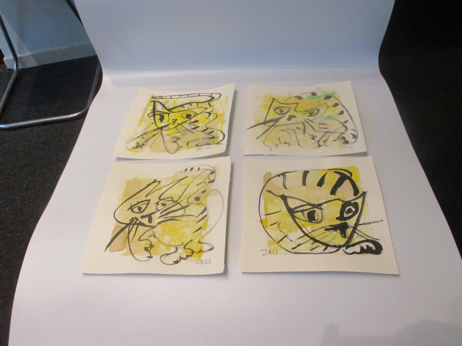 4 gelbe Katzen 4 expressive Original Zeichnungen auf Papier Tusche -4 x je 20x20 cm 3