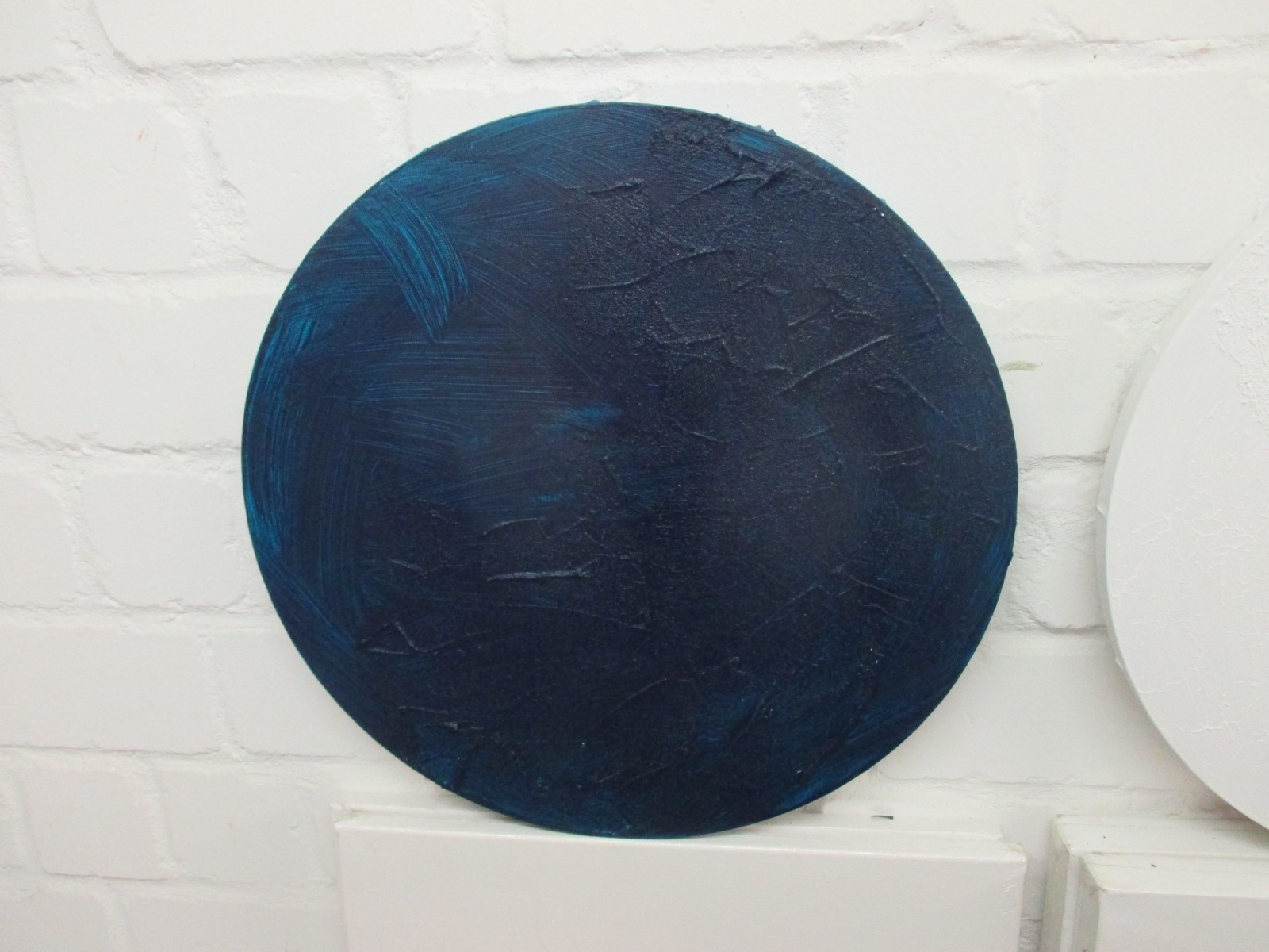 monocrome Strukturbilder in rund - Texture art blau Sandbild 40x40x2cm 5