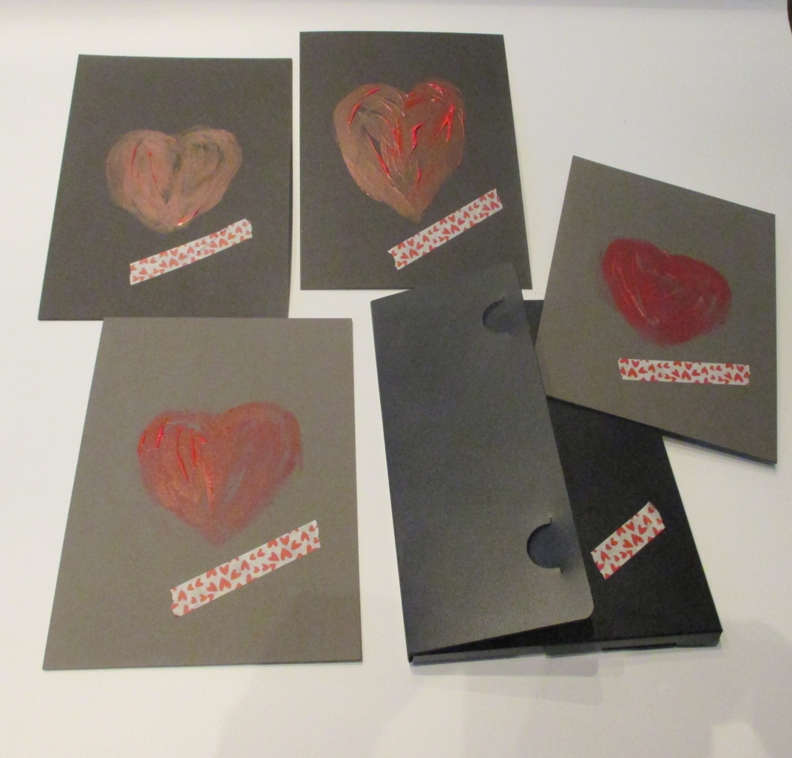 Valentinskarte rotes Herz mit Umschlag Original Zeichnung auf dickem Karton Acryl 4x21x15 cm 6