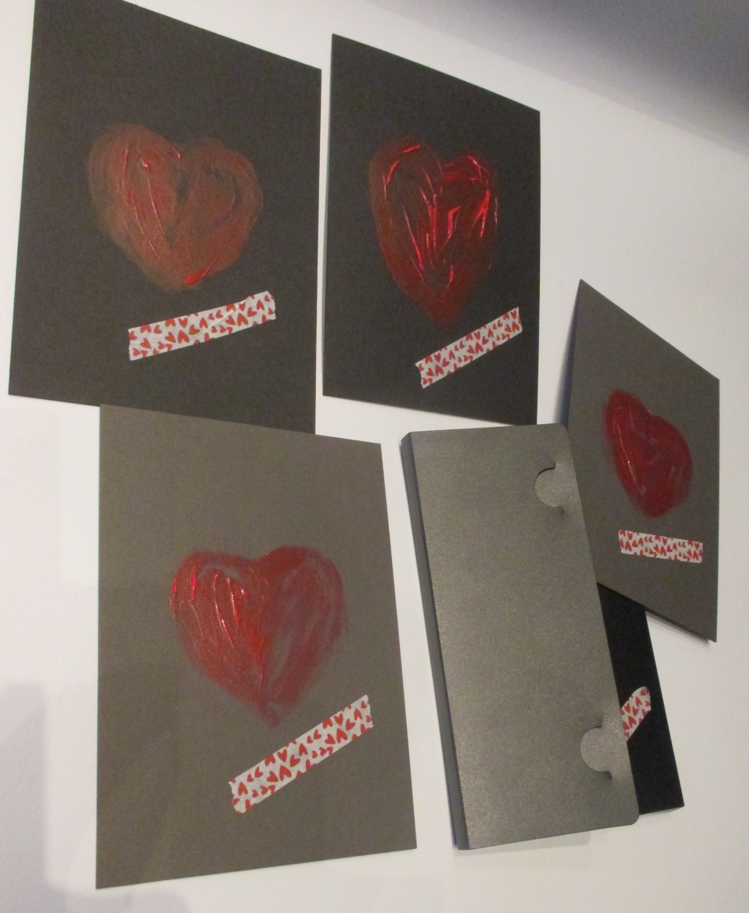 rotes Herz mit Umschlag Original Zeichnung auf dickem Karton Acryl 21x15 cm 8