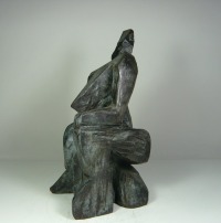 abstrakte Frau auf Würfel - Akt Kettensägen - Bronzeskulptur 3