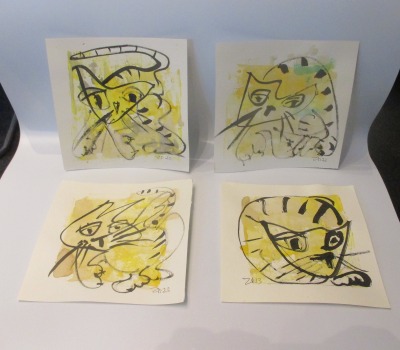 4 gelbe Katzen 4 expressive Original Zeichnungen auf Papier Tusche -4 x je 20x20 cm