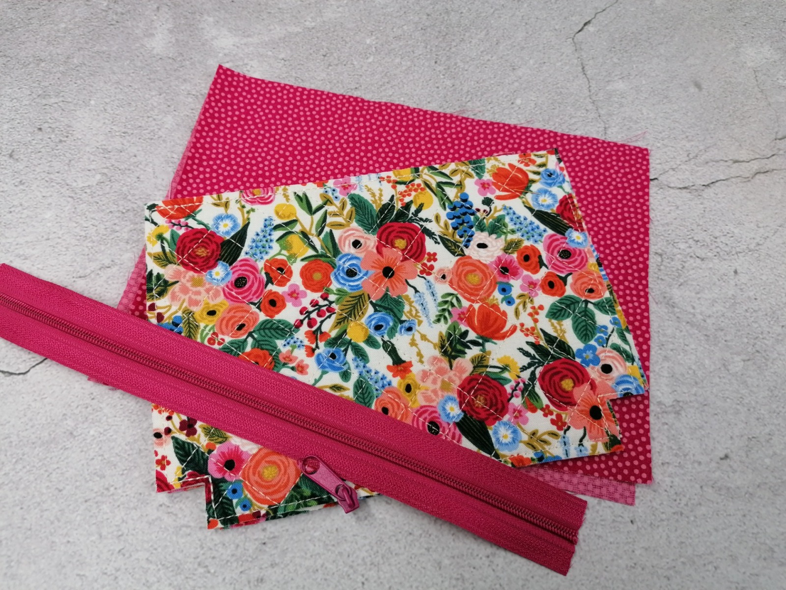 1 DIY Näh Set für eine Kosmetiktasche Materialpaket Riflepaper Flowers Blumen pink bunt