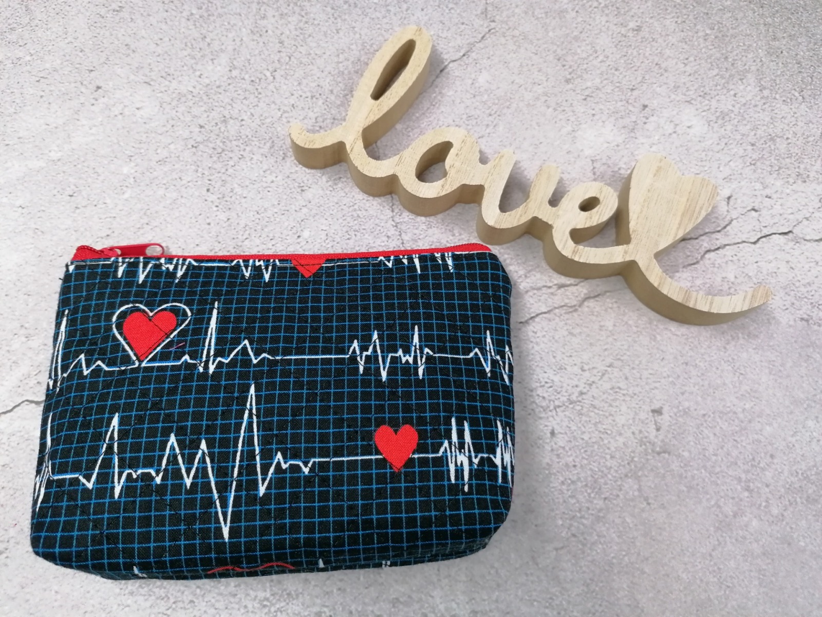 1 DIY Näh Set für eine Kosmetiktasche Materialpaket Herzschlag EKG blau rot