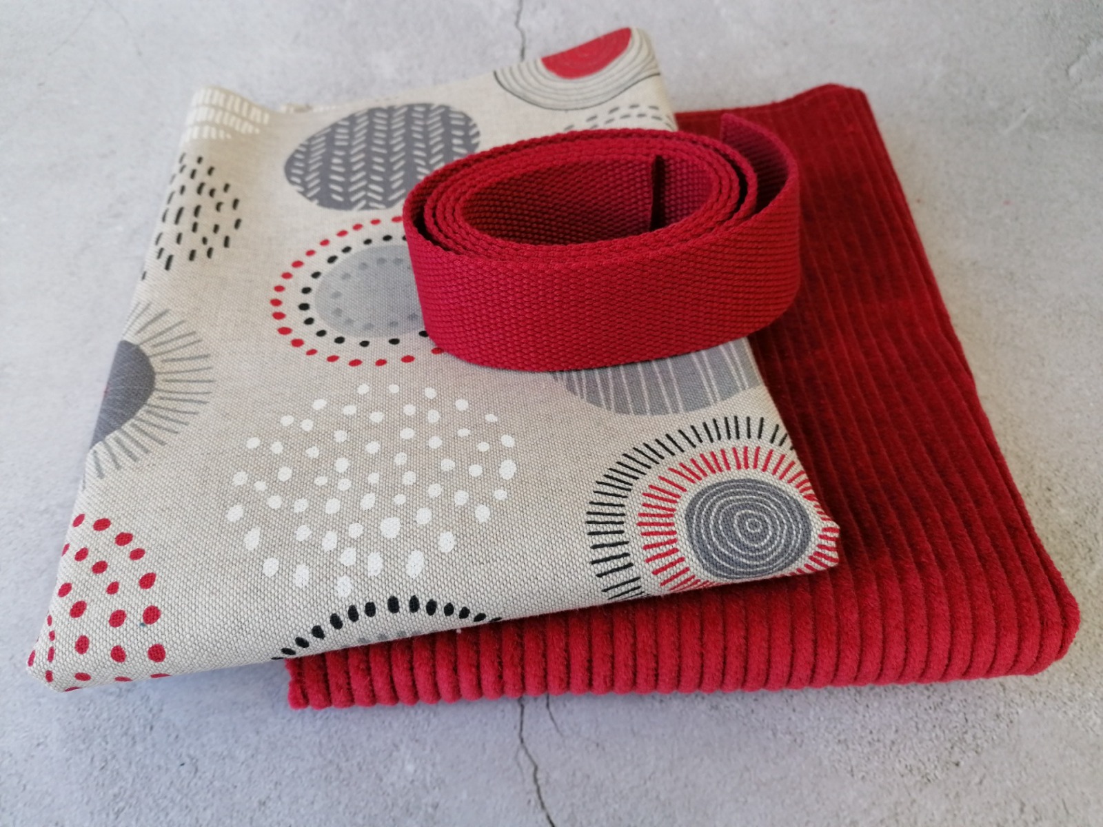 1 DIY Set Materialpaket für Tasche oder Kissen Alles Drin DIY Set Leinenlook grau rot