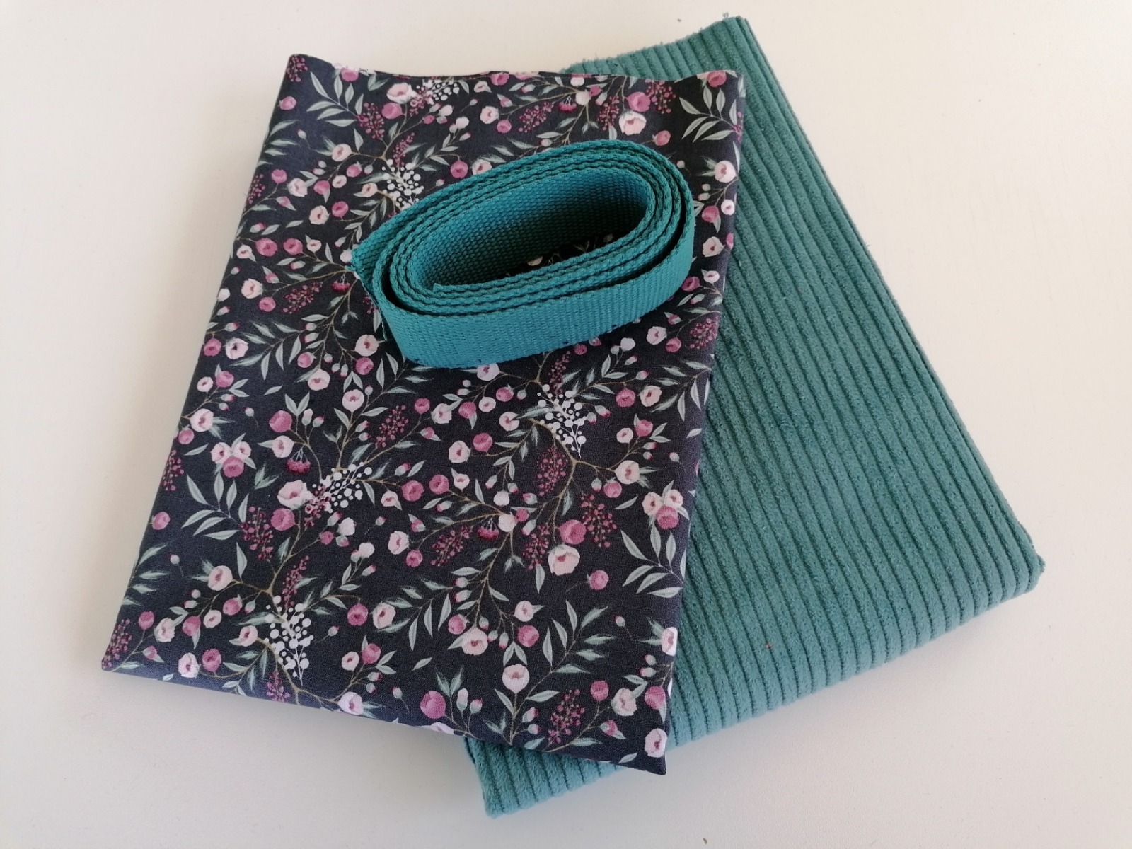 1 DIY Set Materialpaket für Tasche oder Kissen Breitcord &amp; Gütermann Ring a Rose grau dusty Mint 2