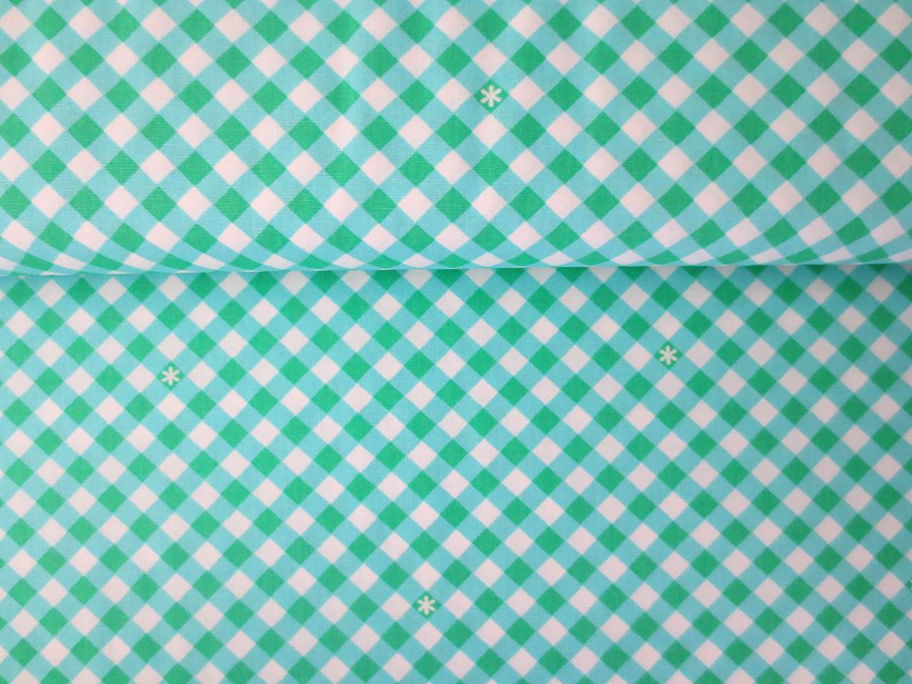 0,5m BW Karo diagonal mit Blümchen by Zuzanna, grün mint weiß