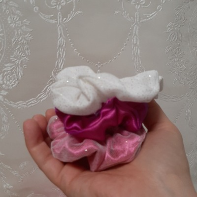 Scrunchie hellblau weiß pink lila Tüll festlich mit Glitzer