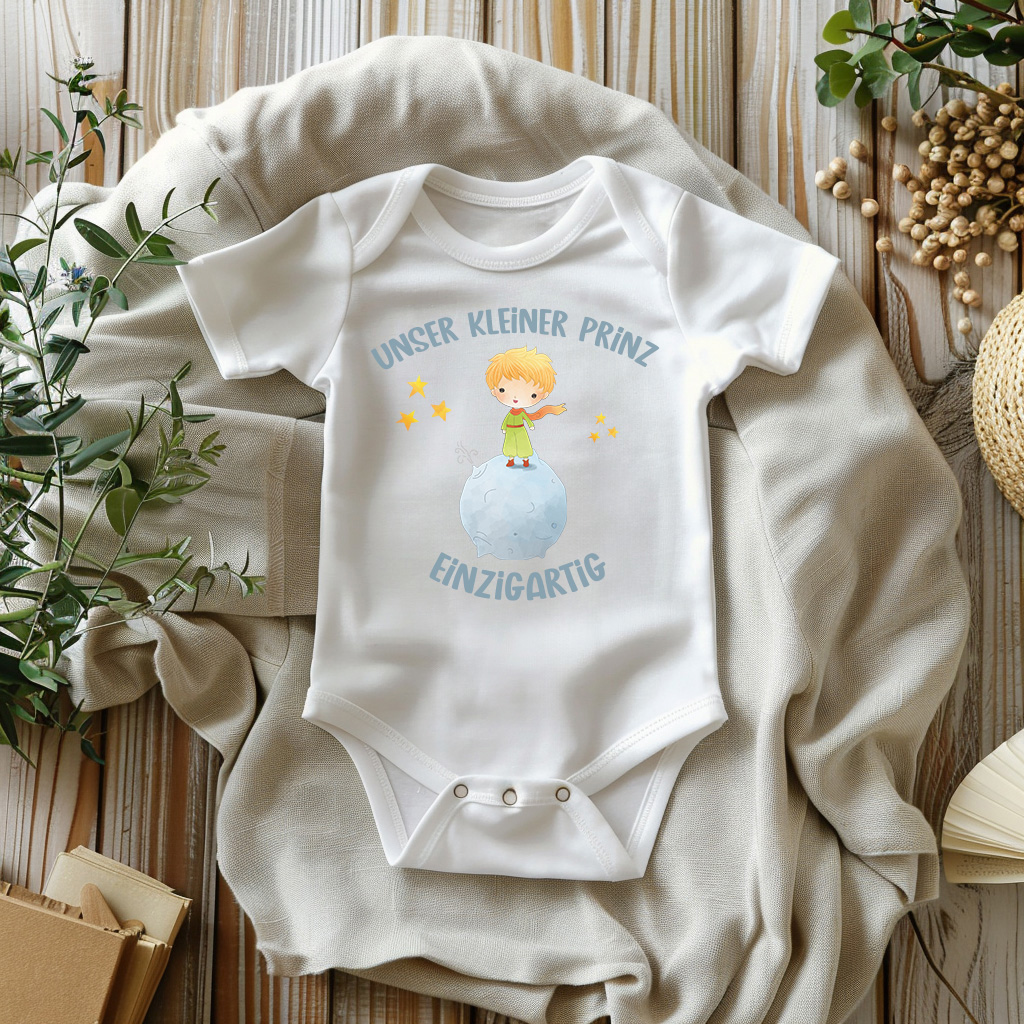 Babybody Neugeborenenbody "Unser kleiner Prinz" in zartem Hellblau und niedlichen Motiv, Geschenk zur Geburt, Taufe