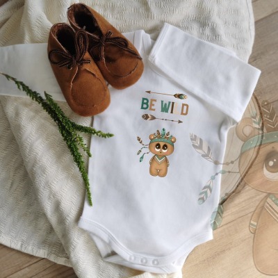 Babybody BE WILD Geschenk zur Geburt Taufe, Babykleidung, Neugeborenenbody