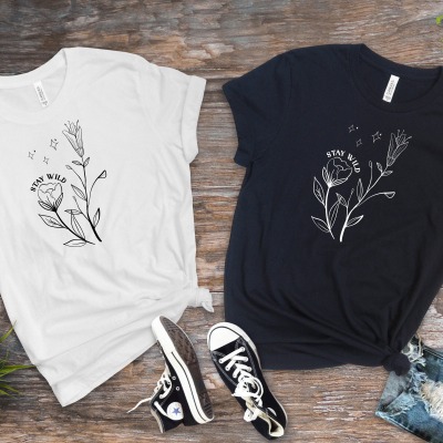 STAY WILD Statement Shirt,Floral Line Art, Blumen Shirt, Line Art Shirt, Minimalist Shirt