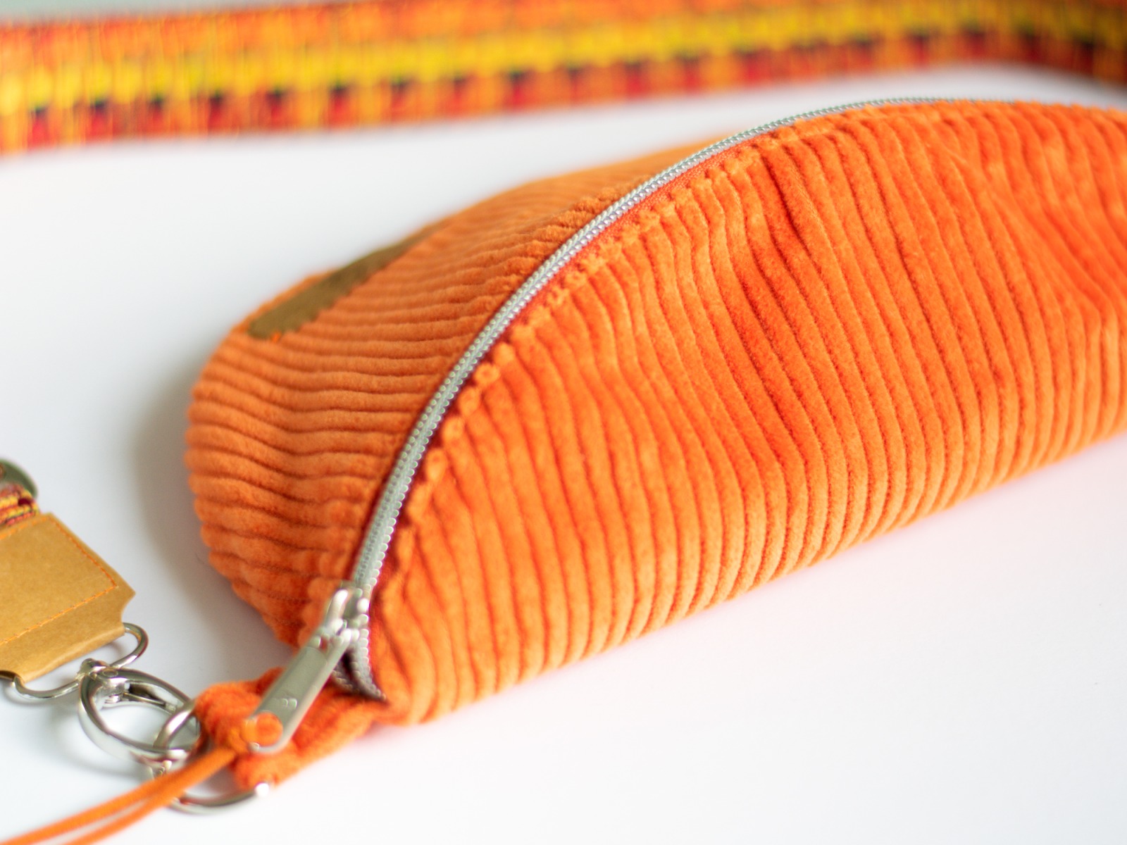 Bauchtasche // Crossbodybag Damen Cord orange mit Wechselgurt // Schultertasche boho, skandi //